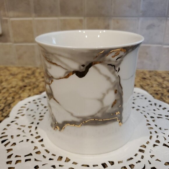 L@@K GRACE Grey & Gold Fine Porcelain Coffee/Tea Mug ~ Contemporary & Classic - Picture 2 of 5